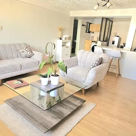 Apartment 11 Minutes From The Square